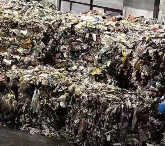 钱柜QG777科技在海外混合生活垃圾分拣中心